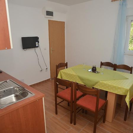 Apartments Citrus トゥラニ 部屋 写真