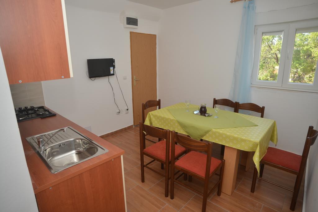 Apartments Citrus トゥラニ 部屋 写真