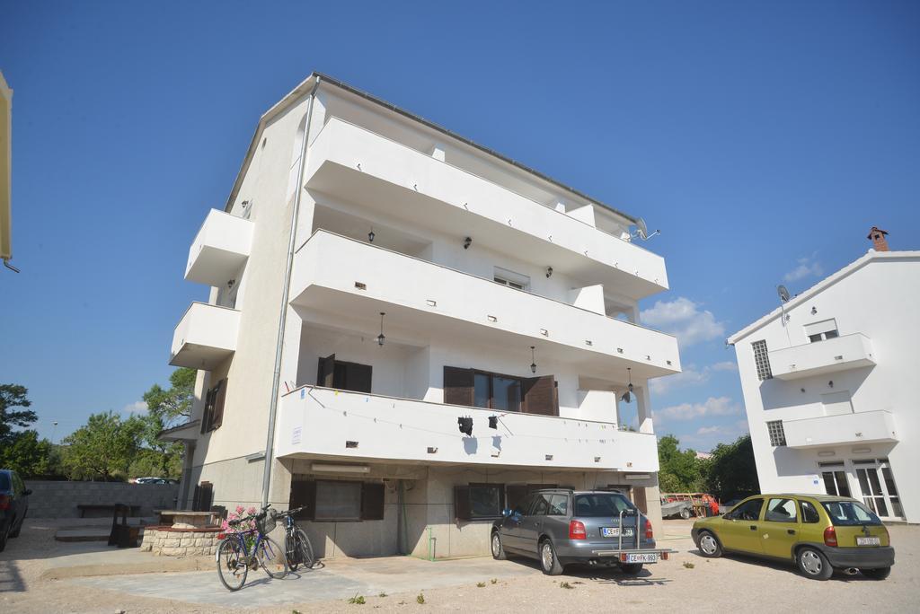 Apartments Citrus トゥラニ エクステリア 写真