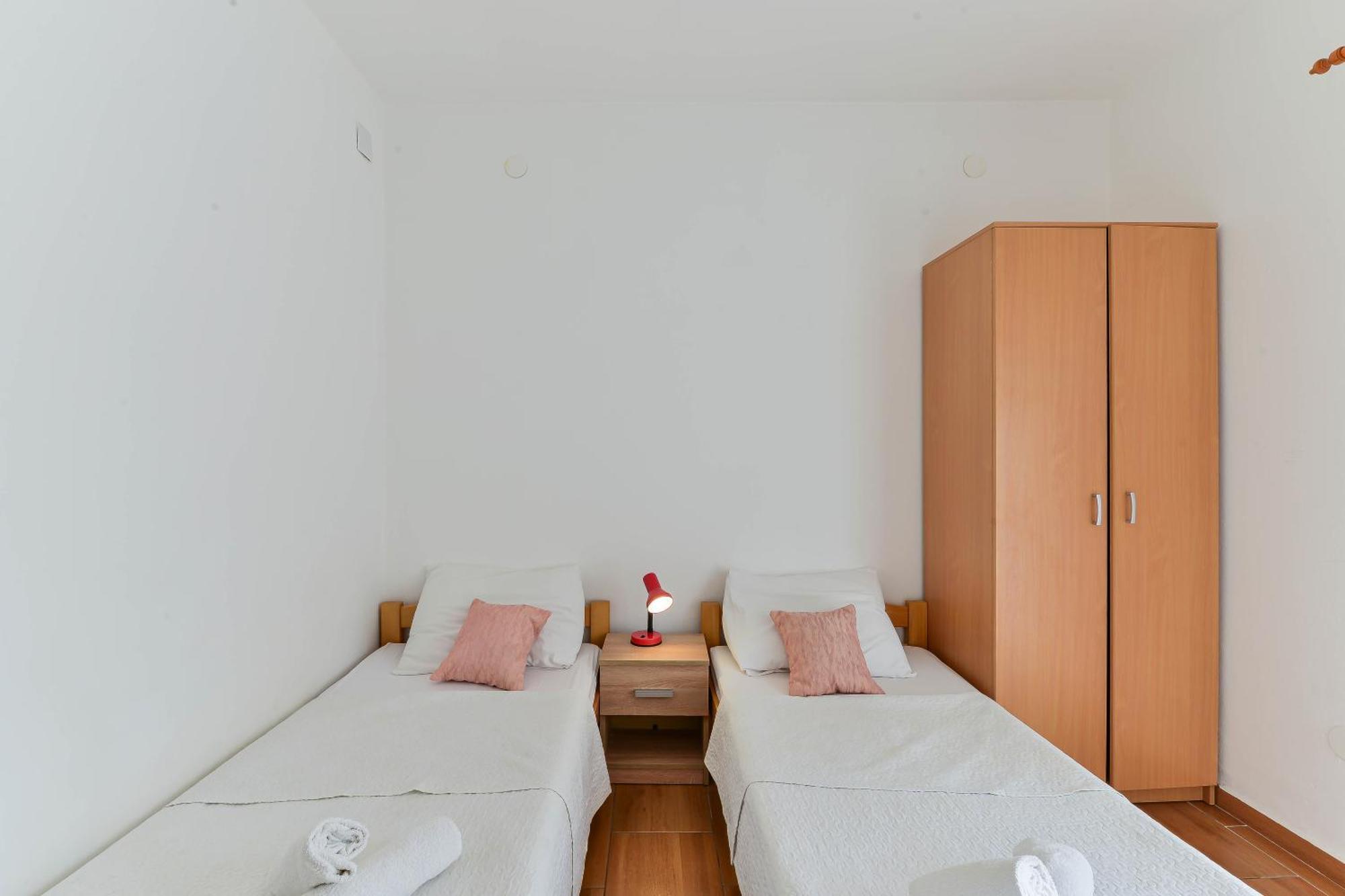Apartments Citrus トゥラニ エクステリア 写真