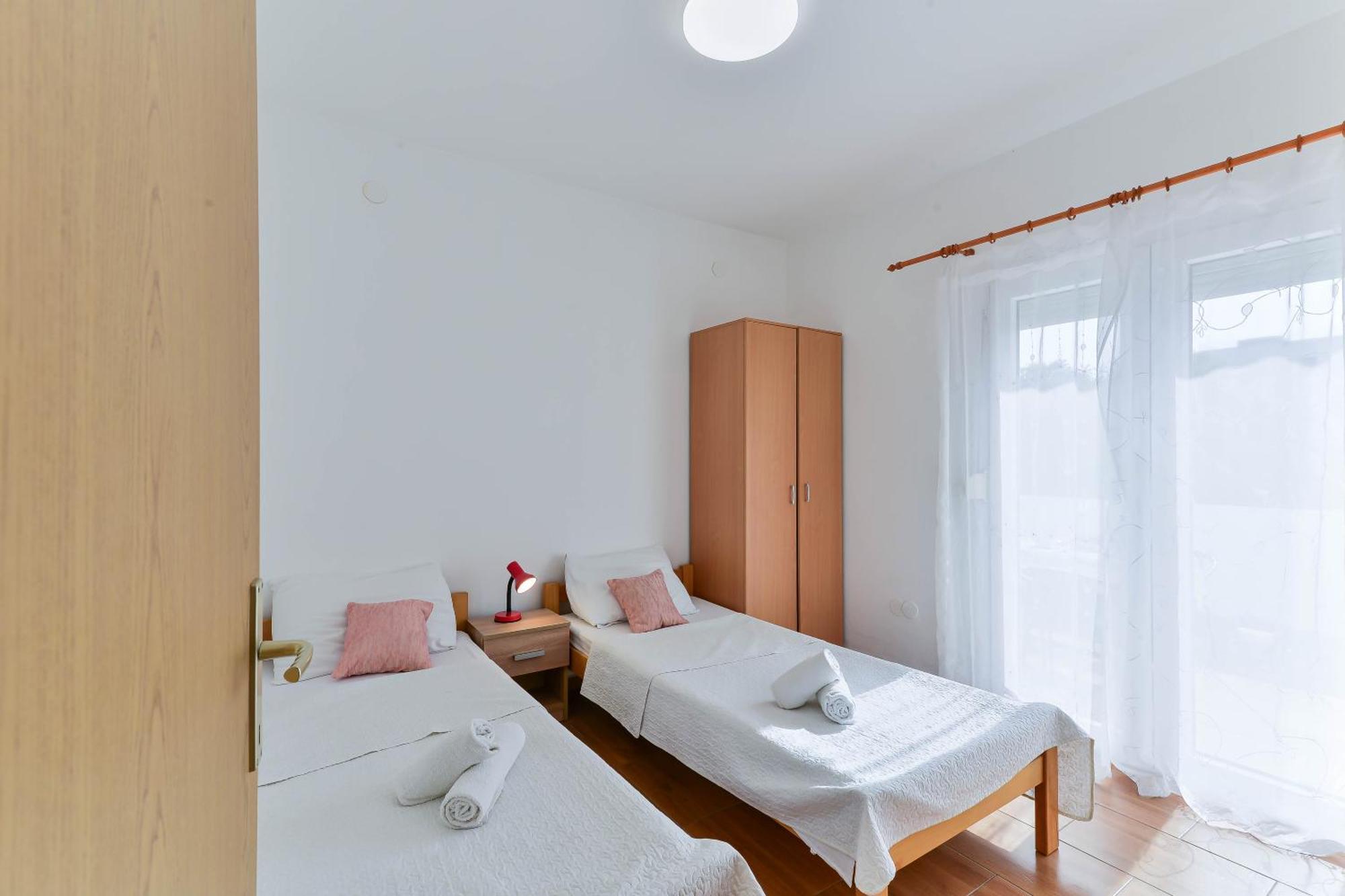 Apartments Citrus トゥラニ エクステリア 写真