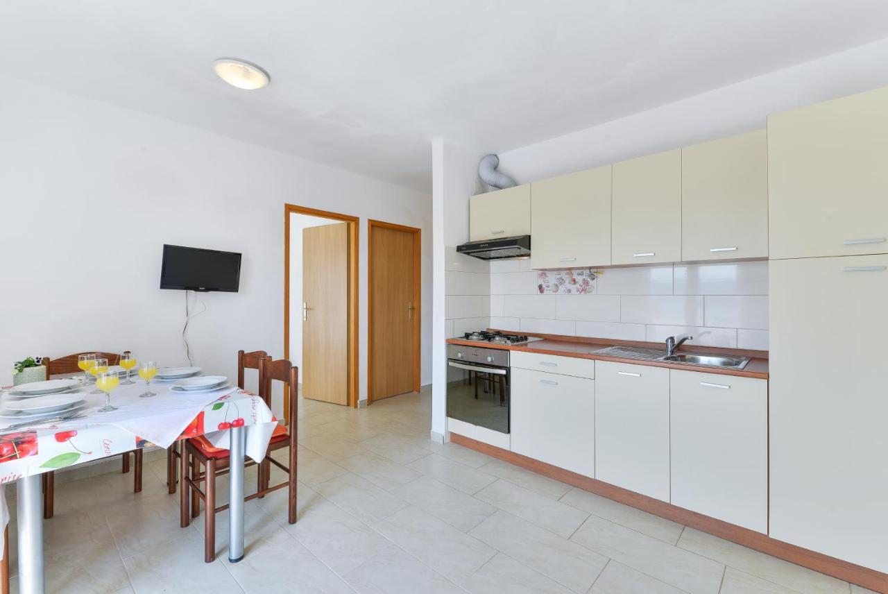 Apartments Citrus トゥラニ エクステリア 写真
