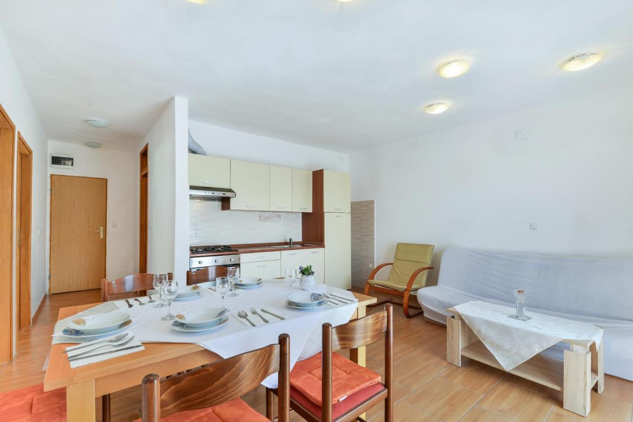 Apartments Citrus トゥラニ エクステリア 写真