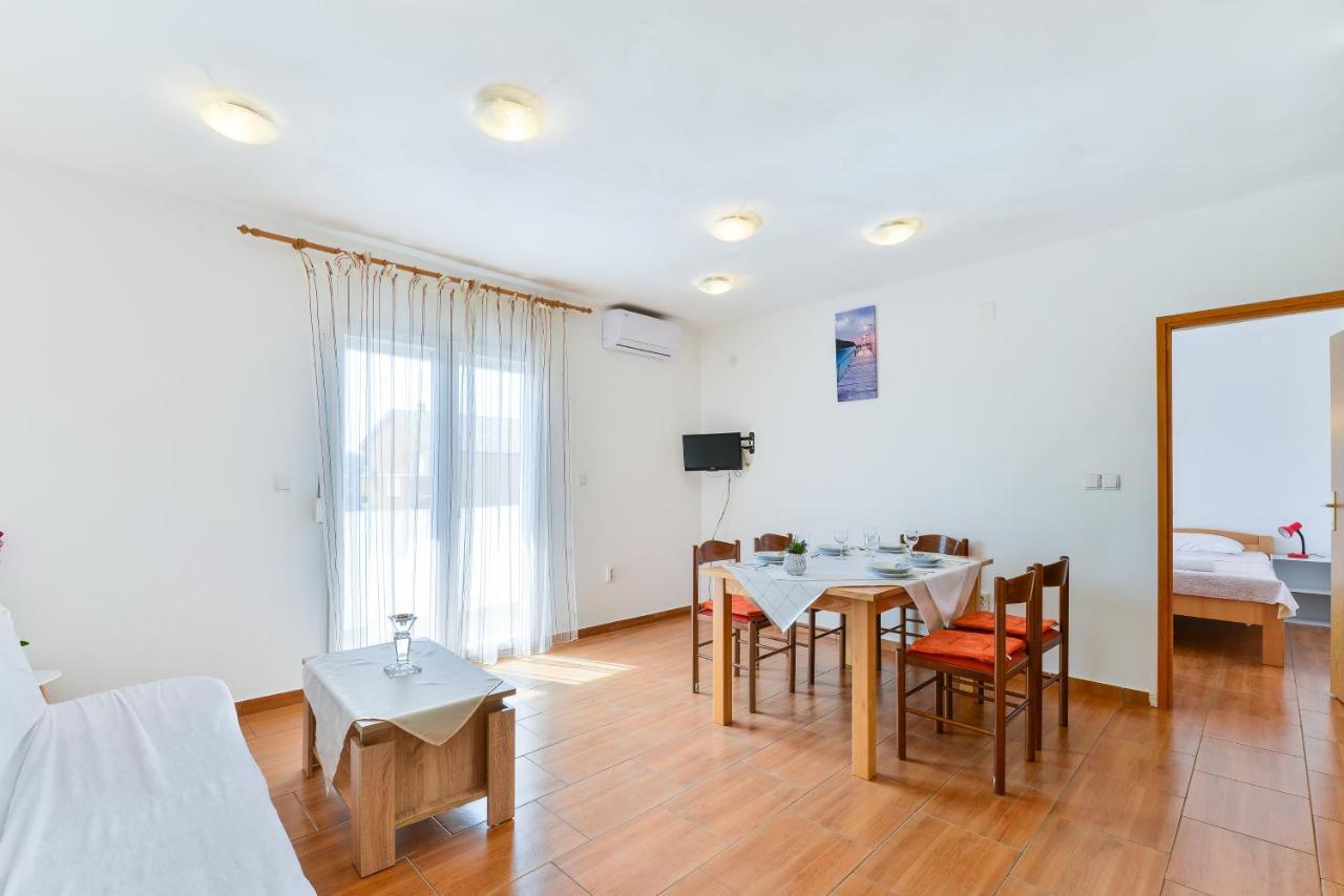 Apartments Citrus トゥラニ エクステリア 写真