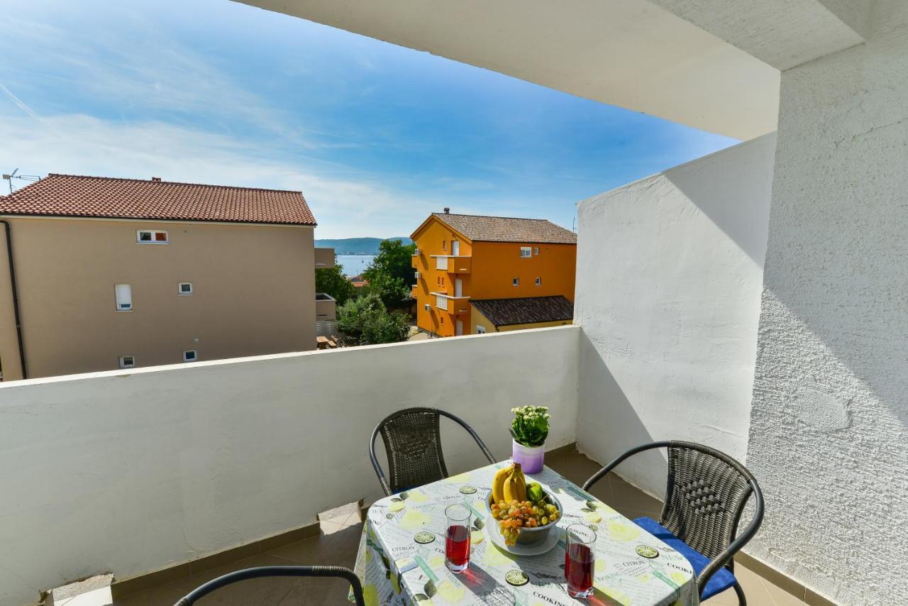 Apartments Citrus トゥラニ エクステリア 写真