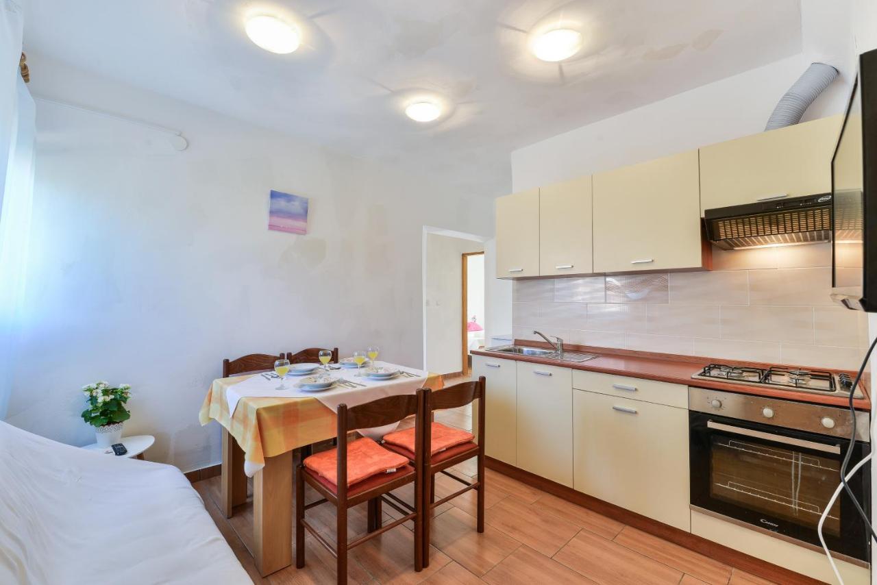 Apartments Citrus トゥラニ エクステリア 写真